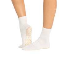 Load image into Gallery viewer, Grip Aria Lumina