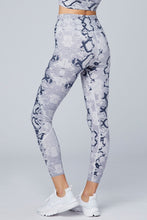 Load image into Gallery viewer, Varley Bedford Legging - Dapple Snake