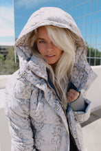 Load image into Gallery viewer, Varley Highland Jacket - Grunge Snake