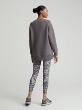 Load image into Gallery viewer, Varley Manning Sweat-Deep Charcoal