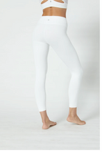Load image into Gallery viewer, Vimmia Linea 7/8 HW Legging-Soft White