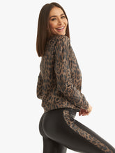 Load image into Gallery viewer, Koral Sofia Netz Pullover-Leopard