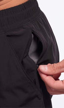 Load image into Gallery viewer, Rhone 9&quot; Mako Short Lined- Black