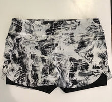 Load image into Gallery viewer, Lole Match Point Skirt White Ocean Marble