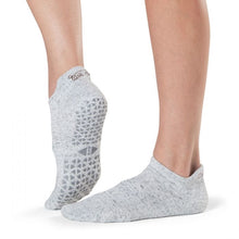 Load image into Gallery viewer, Tavi Noir Savvy Grip Socks - Haze